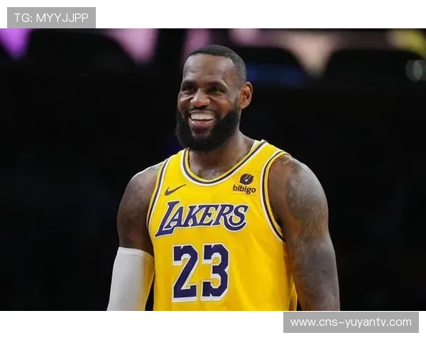 文班亚马全明星媒体日谈詹姆斯，称赞其二十年无公关失误